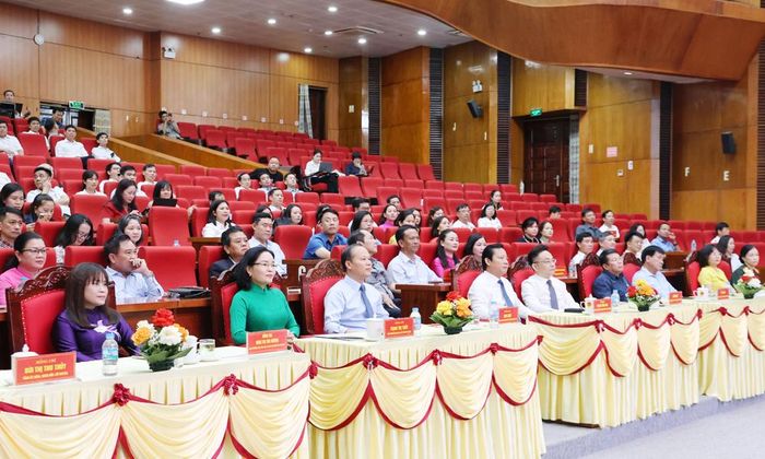  Đại biểu dự lễ kỷ niệm 25 năm Ngày Gia đình Việt Nam. 