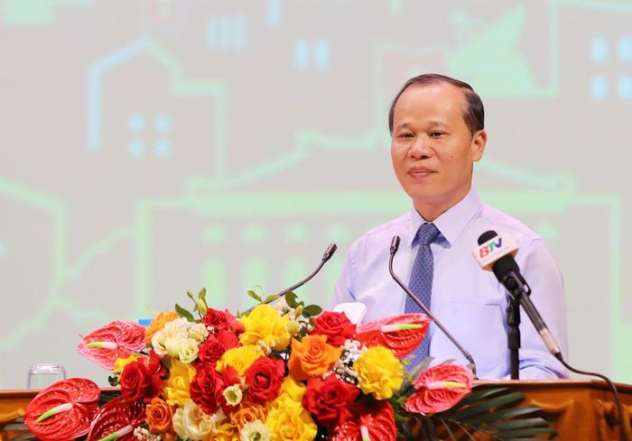  Đồng chí Mai Sơn phát biểu tại lễ kỷ niệm 25 năm Ngày Gia đình Việt Nam. 
