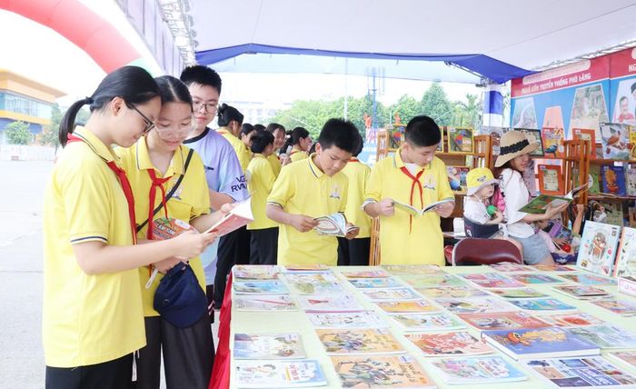  Không gian đọc sách tại Ngày hội Gia đình thu hút đông đảo thanh thiếu niên, học sinh, góp phần lan tỏa giá trị tốt đẹp của gia đình. 