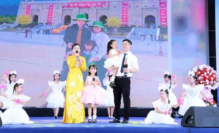  Phần thi "Gia đình tài năng" ấn tượng trong Ngày hội Gia đình tỉnh Bắc Ninh tại Quảng trường 3/2, phường Bắc Giang. 