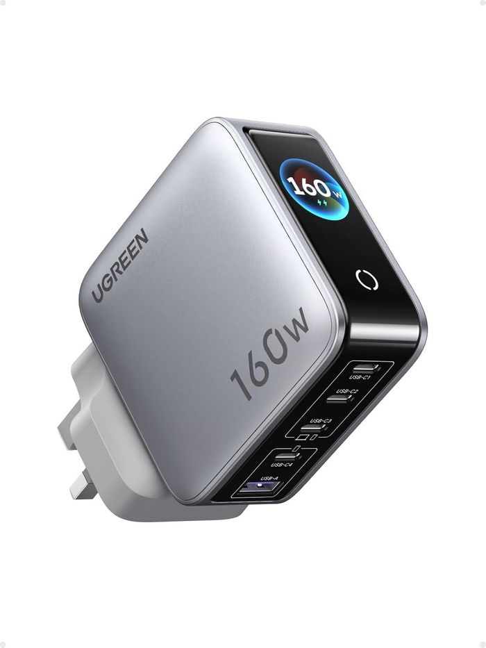 Ugreen Nexode Pro 160W với chân cắm chuẩn Anh