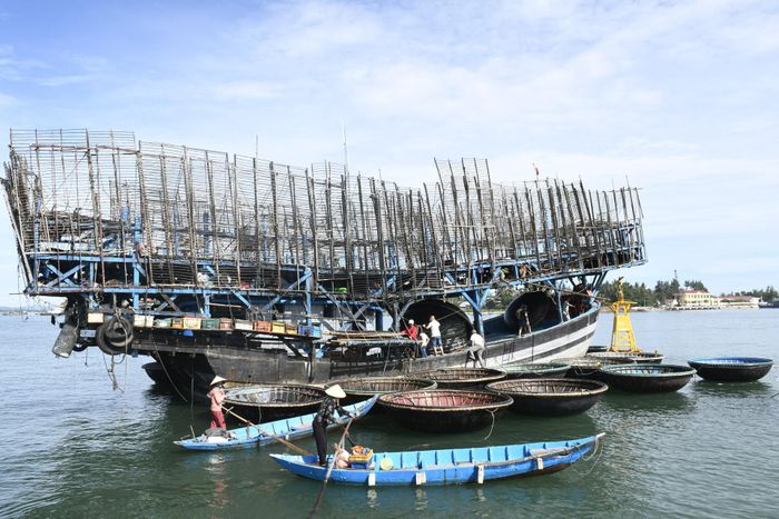 Mô hình tổ, đội đoàn kết sản xuất trên biển giúp ngư dân chung tay gỡ "thẻ vàng" thủy sản. Ảnh: QUANG VIỆT