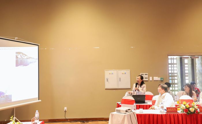 Đại biểu tham luận tại hội thảo. Ảnh: NGỌC PHÚ