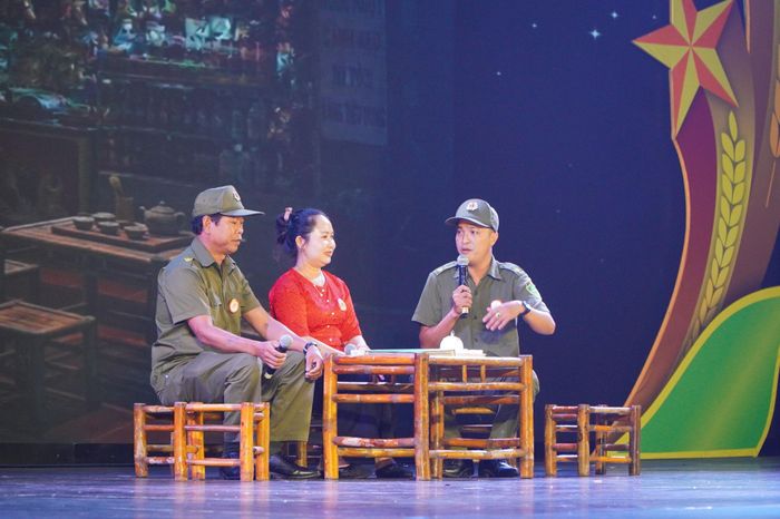 Thông qua hình thức sân khấu hóa, các đội thi sẽ tranh tài ở 3 nội dung: tài năng, kiến thức và xử lý tình huống. Ảnh: VINH ANH