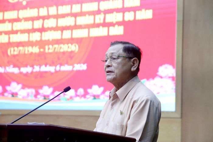 Thượng tướng Lê Thế Tiệm, nguyên Thứ trưởng Bộ Công an, nguyên cán bộ Ban An ninh Quảng Đà phát biểu tại buổi gặp mặt. Ảnh: TRỌNG HUY