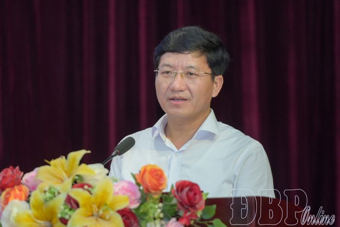 Đồng chí Mùa A Vảng, Ủy viên dự khuyết Trung ương Đảng, Phó Bí thư Tỉnh ủy, Chủ tịch Ủy ban MTTQ Việt Nam tỉnh phát biểu tại hội thảo.