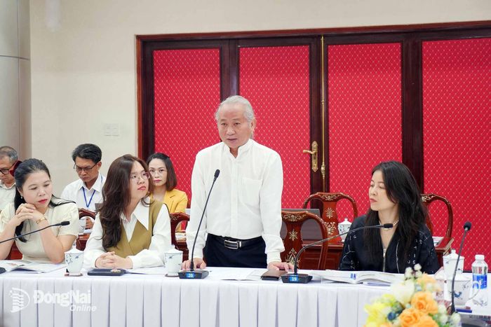 Đại diện các cơ sở dưỡng lão, doanh nghiệp phát biểu tại tọa đàm. Ảnh: Hạnh Dung