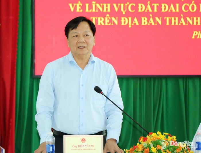 Thành ủy viên, Phó Chủ tịch HĐND thành phố Đồng Nai Trần Văn Mi phát biểu tại buổi khảo sát. Ảnh: Vương Thế