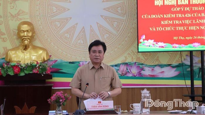 Đồng chí Trần Văn Dũng, Ủy viên Ban Thường vụ Tỉnh ủy, Phó Chủ tịch UBND tỉnh phát biểu chỉ đạo tại buổi làm việc với xã Mỹ Thọ.