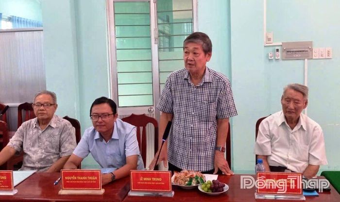 Đại biểu đóng góp ý kiến tại hội thảo. 