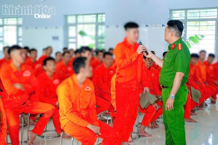 Học viên Cơ sở cai nghiện ma túy số 1 tỉnh được bồi dưỡng kiến thức pháp luật và chấp hành pháp luật.