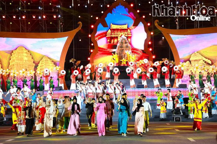 Tổng duyệt chương trình nghệ thuật Lễ khai mạc Ngày hội Văn hóa dân tộc Chăm lần thứ VI năm 2026.