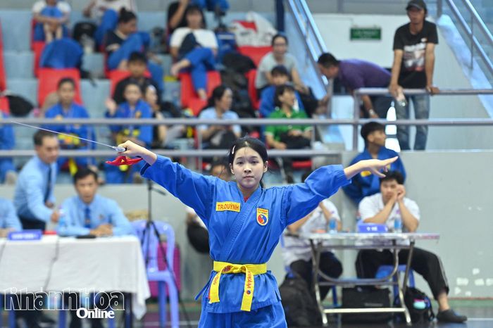 Các vận động viên thi đấu quyền.