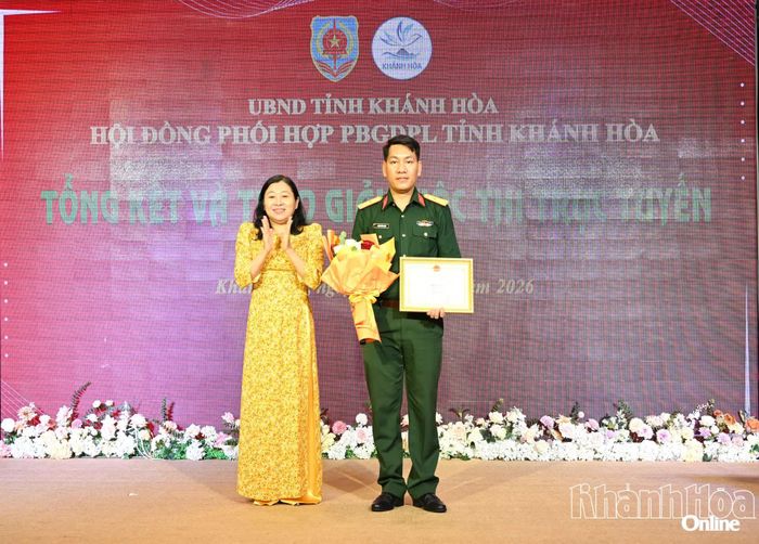 Cá nhân được nhận giải nhì.