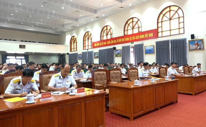 Các đại biểu tham dự hội nghị.