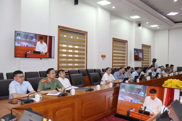 Đại biểu dự hội nghị trực tuyến tại điểm cầu tỉnh.