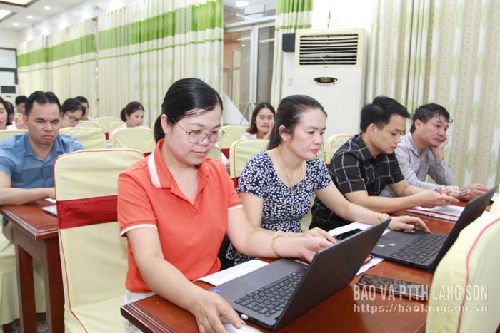 Các học viên tham gia tập huấn