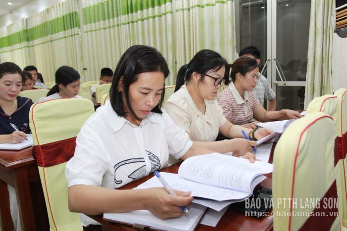 Các học viên tham gia tập huấn