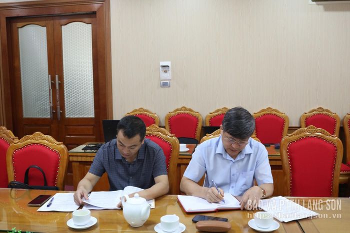 Lãnh đạo, cán bộ Ủy ban Kiểm tra Tỉnh ủy dự hội nghị