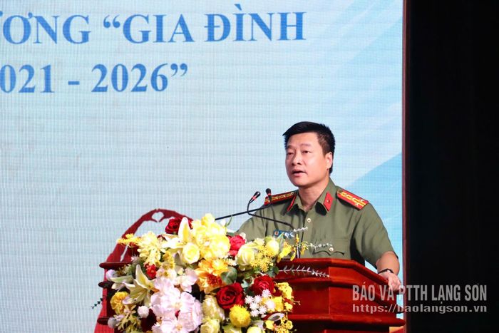  Giám đốc Công an tỉnh phát biểu tại chương trình