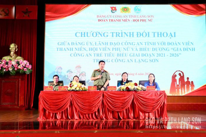 Đại tá Vũ Thanh Tùng, Ủy viên Ban Thường vụ Tỉnh ủy, Bí thư Đảng ủy, Giám đốc Công an tỉnh giải đáp ý kiến của ĐVTN