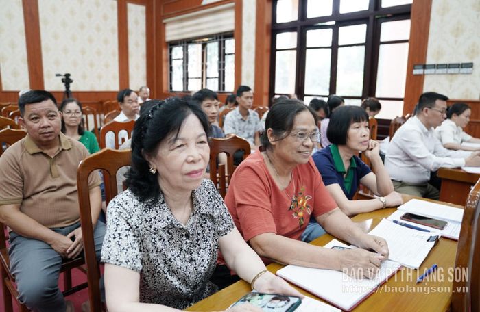 Các đại biểu dự hội nghị