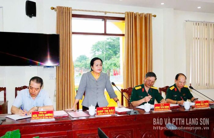 Đồng chí Giáp Thị Bắc, Ủy viên Ban Thường vụ Tỉnh ủy, Trưởng Ban Tổ chức Tỉnh ủy phát biểu tại hội nghị