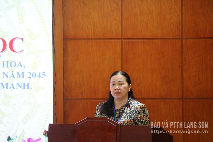 Lãnh đạo Trường Chính trị Hoàng Văn Thụ phát biểu tại hội thảo