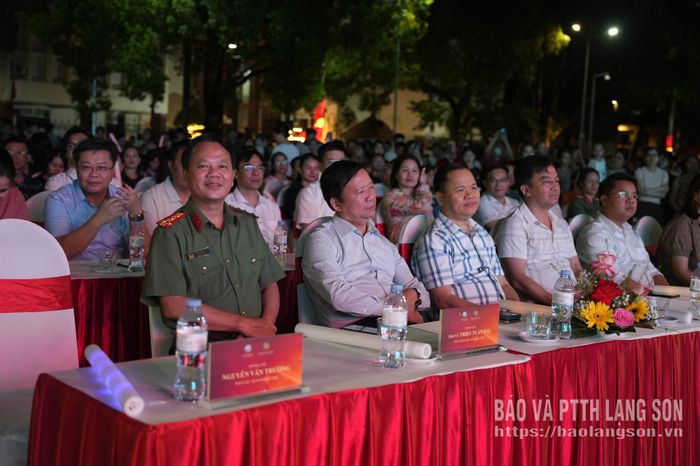 Các đại biểu dự chương trình