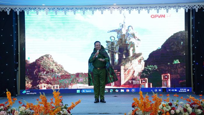 Các tiết mục văn nghệ mở đầu hội nghị.