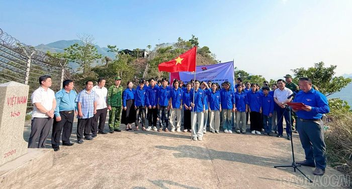 Xã Pha Long chú trọng tạo nguồn kết nạp đảng viên mới từ thế hệ trẻ.