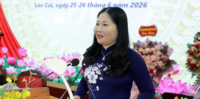 Đồng chí Vũ Thị Hiền Hạnh - Phó Chủ tịch UBND tỉnh phát biểu tại đại hội.
