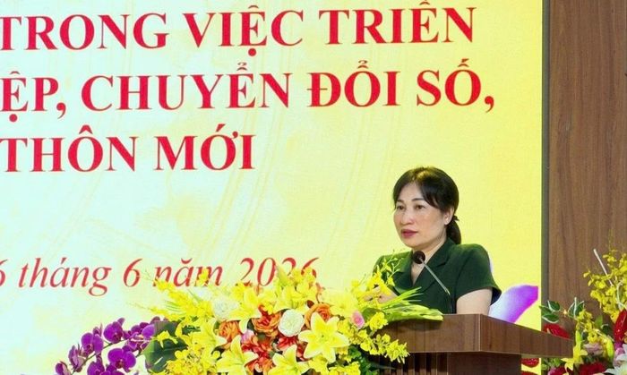 Đồng chí Bàn Thanh Thảo - Bí thư Đảng ủy, Chủ tịch HĐND xã phát biểu và làm rõ thêm một số nội dung đoàn viên, thanh niên quan tâm.