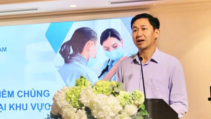 Đồng chí Lục Hậu Giang – Phó Giám đốc Sở Y tế tỉnh Lào Cai phát biểu tại hội thảo.