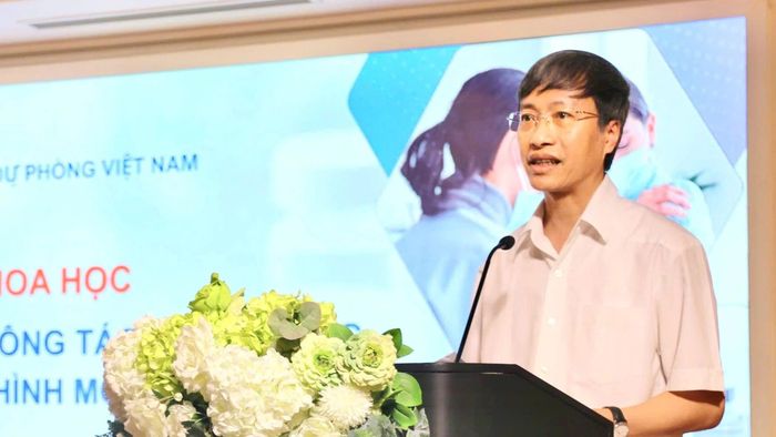 GS.TS Phan Trọng Lân - Chủ tịch Hội Y học Dự phòng Việt Nam phát biểu khai mạc hội thảo.