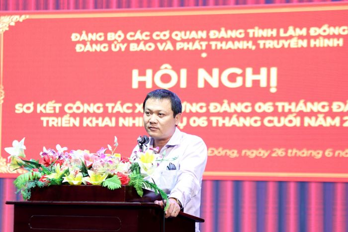 Đồng chí Nguyễn Phan Nhân, đại diện Chi bộ Dân tộc thiểu số phát biểu ý kiến