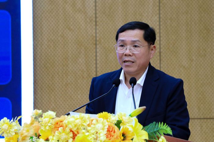Lãnh đạo Sở Y tế Lâm Đồng trình bày tham luận tại Hội nghị sơ kết 6 tháng đầu năm của Ban Tuyên giáo và Dân vận Tỉnh ủy