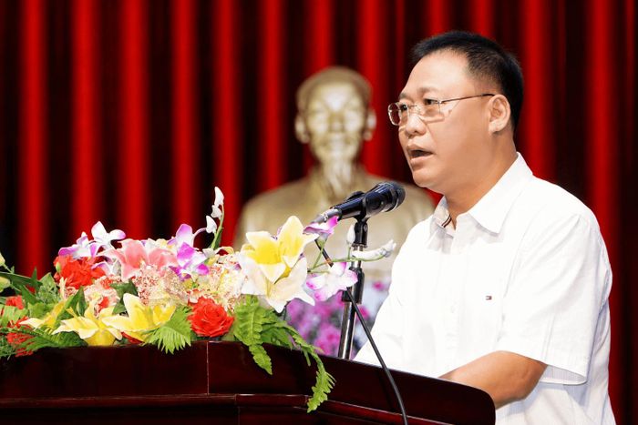 Phó Giám đốc Báo và PTTH Lâm Đồng Bùi Thanh Quang báo cáo tóm tắt kết quả hoạt động 6 tháng đầu năm