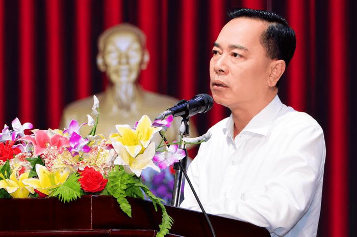 Tỉnh ủy viên, Giám đốc Báo và PTTH Lâm Đồng Lê Huy Toàn phát biểu khai mạc hội nghị