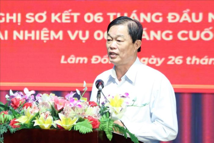Phó Giám đốc Báo và PTTH Lâm Đồng Trương Quốc Thế Minh phát biểu góp ý
