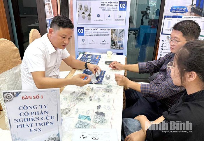 Phiên trao đổi trực tiếp giữa đơn vị cung cấp giải pháp công nghệ và doanh nghiệp, hợp tác xã, cơ sở sản xuất trên địa bàn tỉnh.