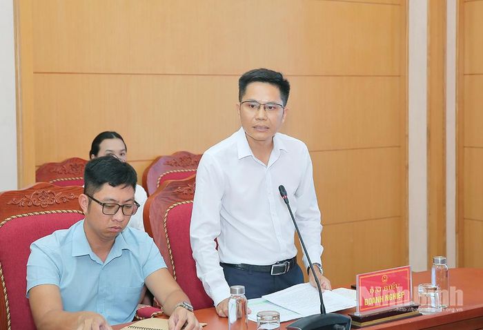 Đại diện Công ty cổ phần Đầu tư phát triển hạ tầng Rạng Đông phát biểu tại hội nghị.