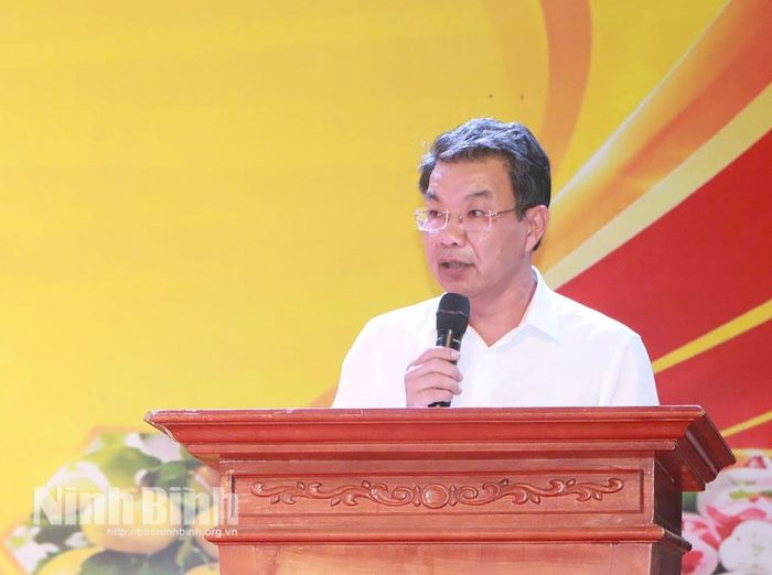 Đồng chí Nguyễn Hoàng Hà, Ủy viên Ban Thường vụ Tỉnh ủy, Phó Chủ tịch Thường trực Ủy ban MTTQ Việt Nam tỉnh, Trưởng Ban Chỉ đạo Cuộc vận động “Người Việt Nam ưu tiên dùng hàng Việt Nam” tỉnh phát biểu khai mạc.