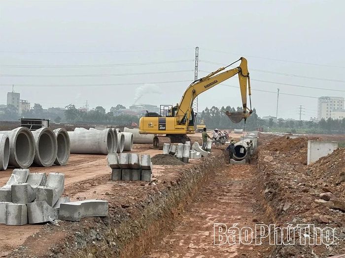 Nhà thầu tập trung tối đa nhân lực và thiết bị, tăng tốc thi công các hạng mục hạ tầng cốt lõi tại dự án Nam Bình Xuyên Green Park.