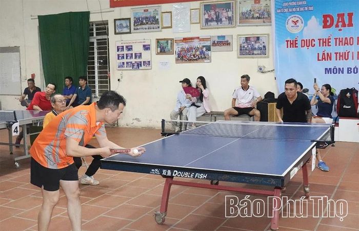 Trận thi đấu bóng bàn đơn nam tại Đại hội TDTT phường năm 2026.