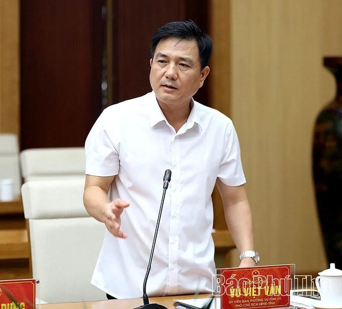 Đồng chí Phó Chủ tịch UBND tỉnh Vũ Việt Văn phát biểu tại hội nghị.