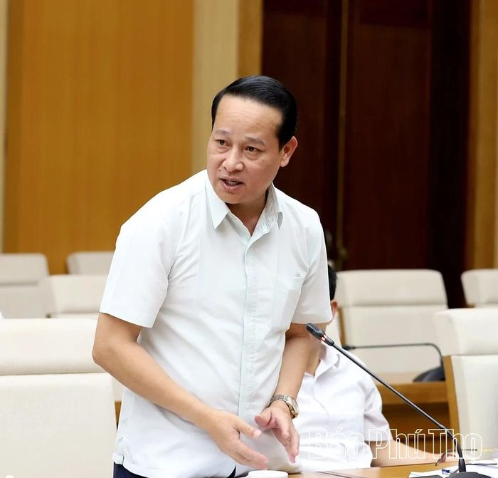 Lãnh đạo các phường, xã phát biểu về quản lý quy hoạch đô thị, nông thôn.