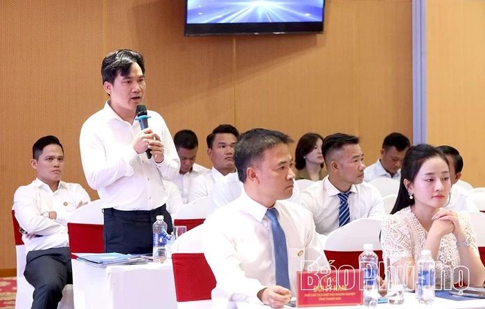 Cộng đồng doanh nghiệp hai tỉnh thảo luận tại hội nghị.