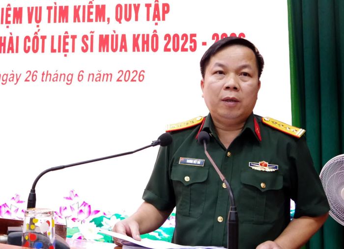 Đồng chí đại tá Trương Viết Hải, Chính ủy Bộ Chỉ huy Quân sự tỉnh, Phó trưởng Ban Thường trực Ban Chỉ đạo tỉnh phát biểu tại hội nghị - Ảnh: N.L