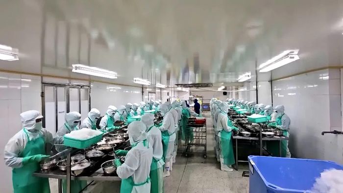Chế biến sâu thủy sản xuất khẩu tại một doanh nghiệp trên địa bàn tỉnh Quảng Trị - Ảnh: Phan Khiêm